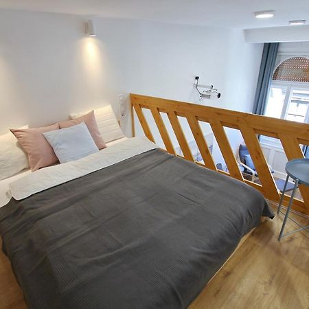 Pau Stylish Studios In The Heart Of Будапеща Екстериор снимка