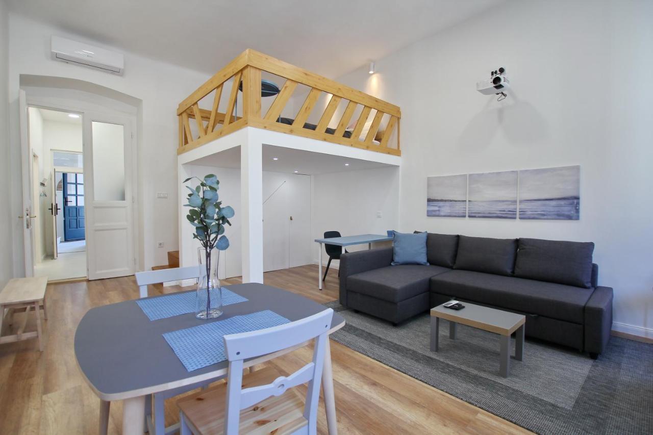 Pau Stylish Studios In The Heart Of Будапеща Екстериор снимка