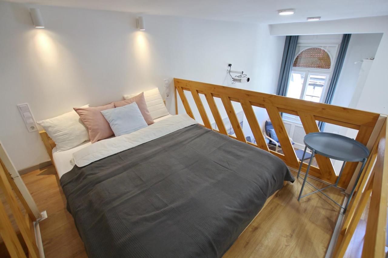 Pau Stylish Studios In The Heart Of Будапеща Екстериор снимка