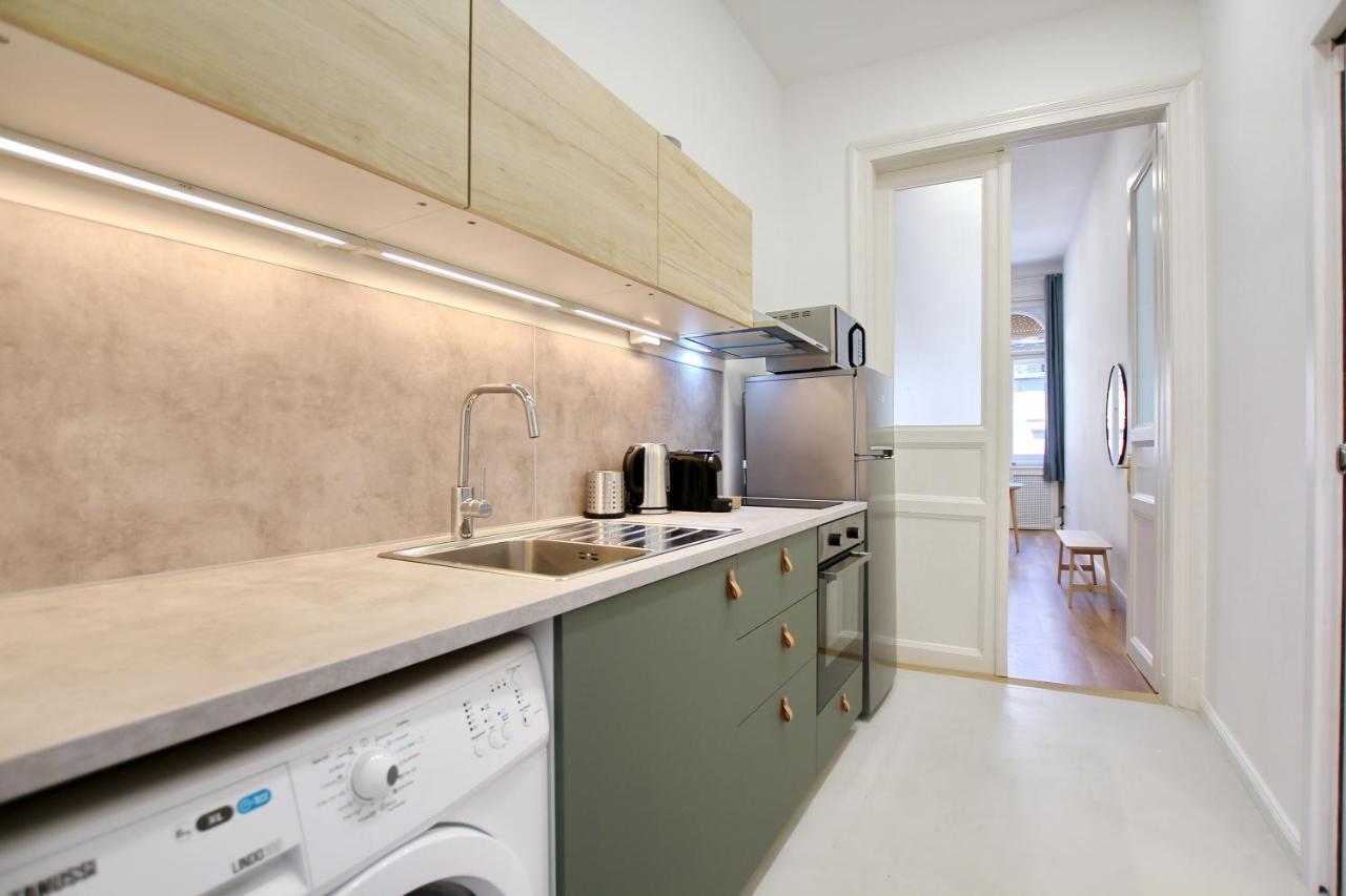 Pau Stylish Studios In The Heart Of Будапеща Екстериор снимка